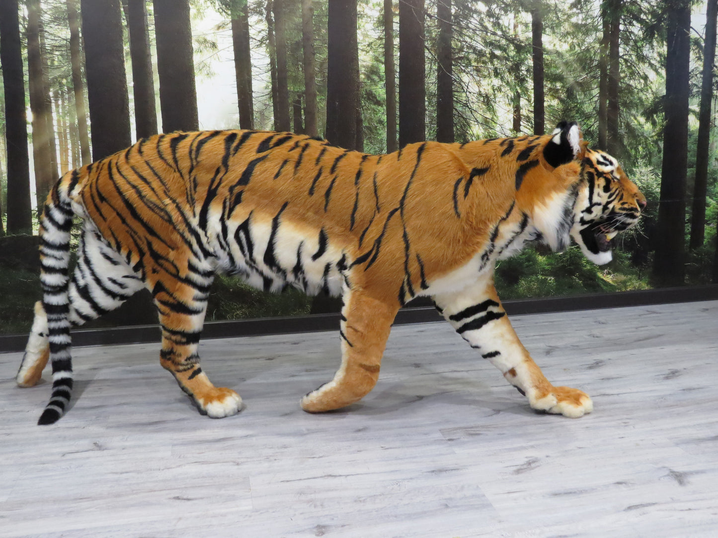 Replica Taxidermy Tiger Standing mount Stuffed African Life Size